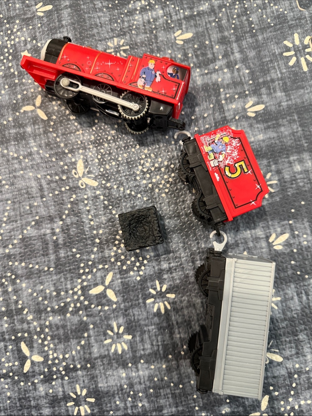 Thomas & Friends Motorized Talking James - Picture 6 of 10